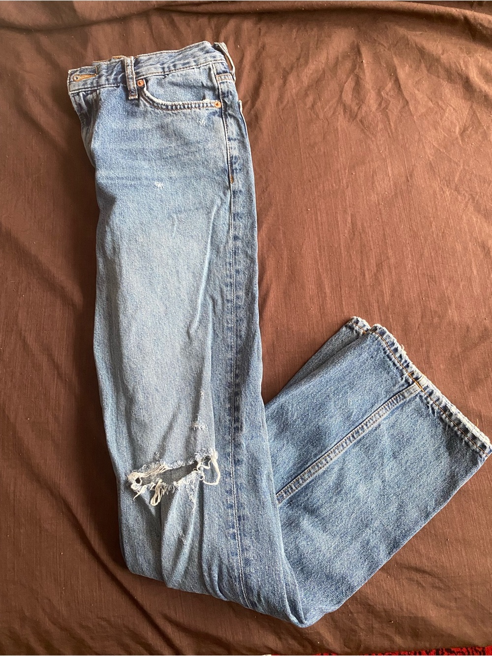 Zara Light Blue Straight-Leg Women’s Jeans with Knee Distress